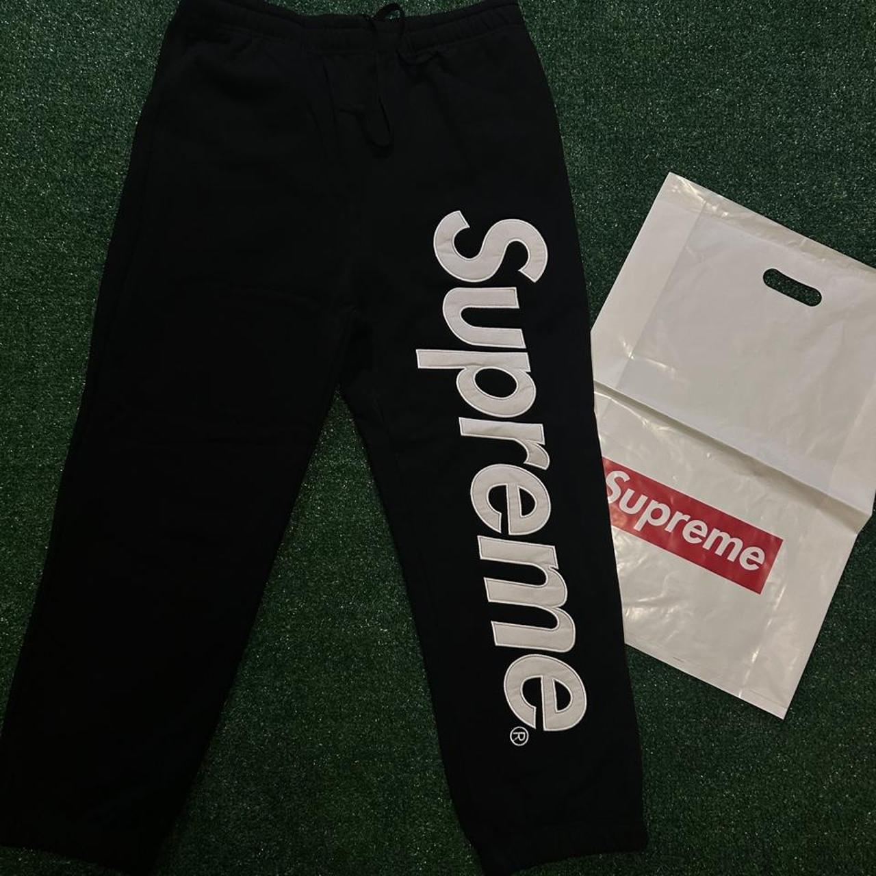 Supreme Men's Black Hoodie