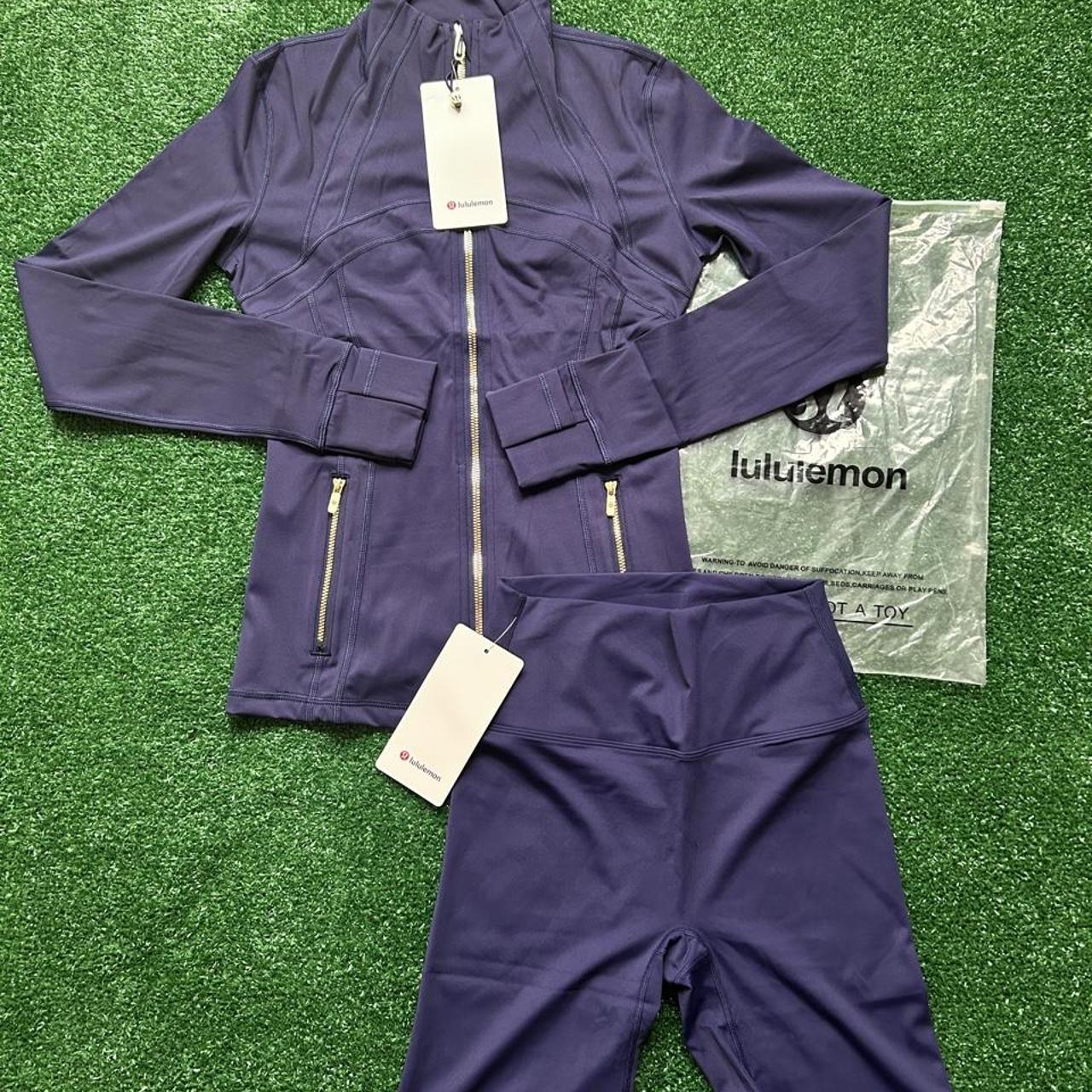 Lululemon Women's Purple and Navy Top