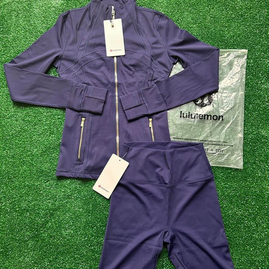 Lululemon Women's Purple and Navy Top