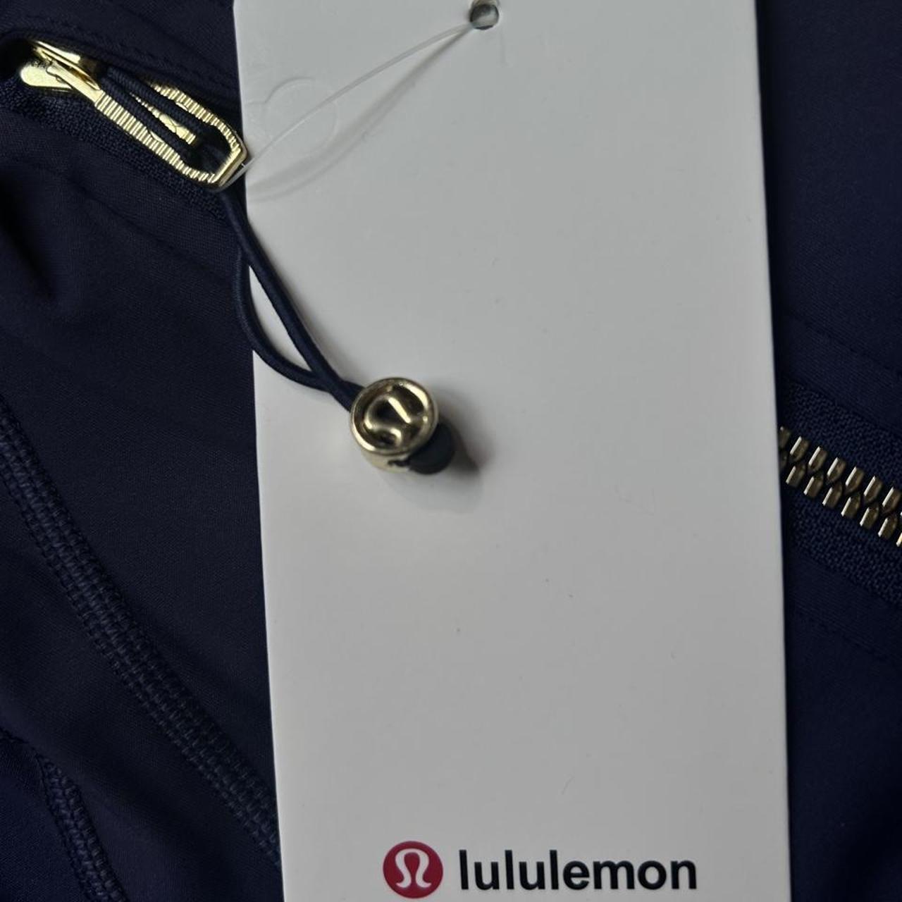 Lululemon Women's Purple and Navy Top